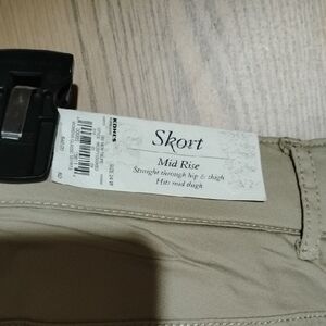 croft & barrow Neutral Khaki/Tan Skort with Belt Loops